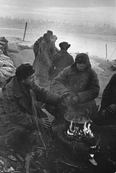Короткий отдых, 1941 год, Ленинградская обл., пос. Невская Дубровка