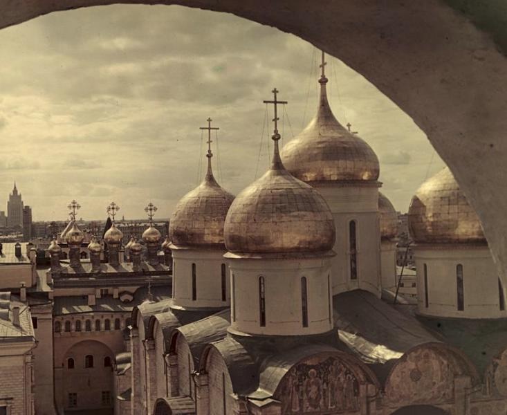 Купола Успенского собора Кремля, 1950-е, г. Москва. Выставка «Москва моя любимая» с этой фотографией.