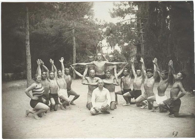 Лагерь артполка в лесу, 1926 год, г. Курск. Выставка «Лето – это маленькая жизнь» с этой фотографией.&nbsp;