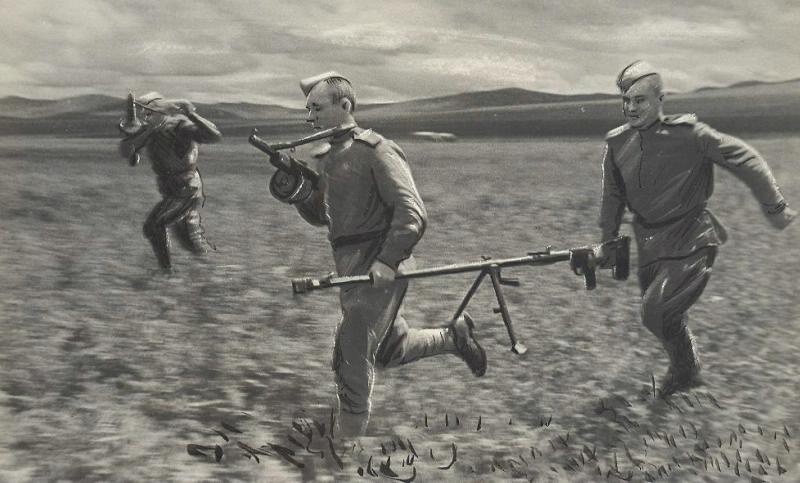 На тактических занятиях. Бронебойщики младший сержант Гончаренко и ефрейтор Кузьмин меняют огневую позицию, 1945 год
