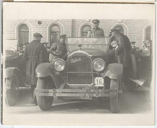 Военные у автомобиля, 17 октября 1928. Военные у автомобиля Packard 526.