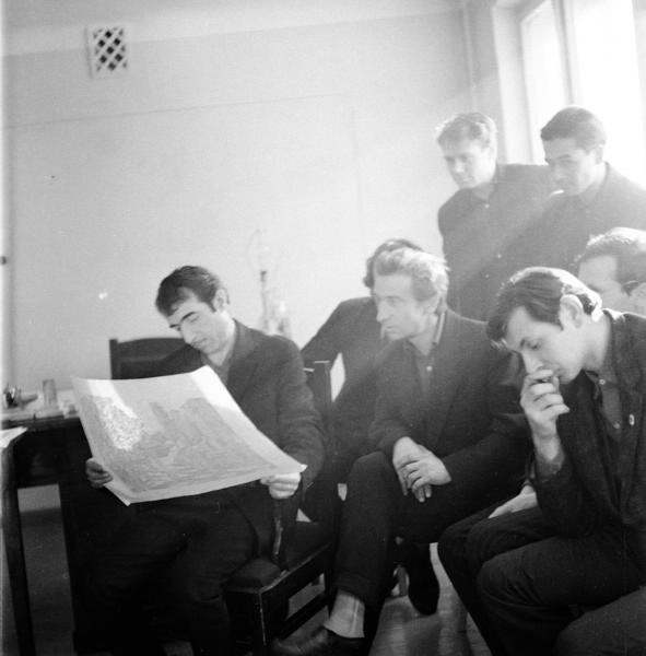 Гиви Манткава (крайний слева), Герка Петров и другие лица в редакции, 1967 год, о. Сахалин, г. Южно-Сахалинск