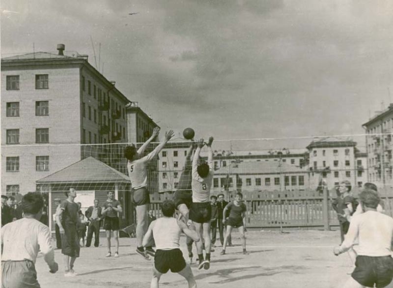Волейбольная площадка на стадионе «Металлург», 1960 год, г. Череповец