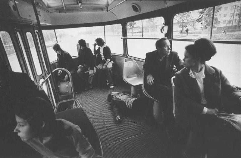 Вечерний трамвай, 1978 год, Ульяновская обл., г. Ульяновск. Выставки&nbsp;«Жизнь в дороге» и «Ульяновский "соцкретинизм" Валерия Щеколдина» с этой фотографией.