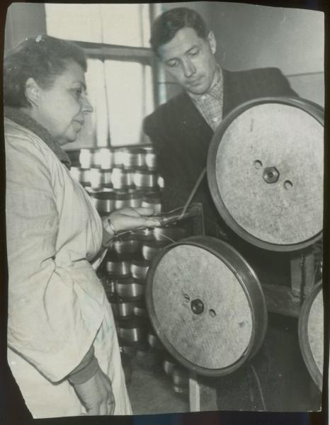Л. В. Голосова и Абрам Хаипович Клейн в редакции газеты «Лиесма», 1960 - 1963, Латвийская ССР