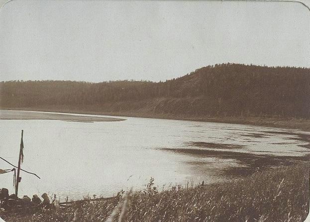 Берег реки, 1910-е. Из серии «Этнографическая экспедиция по Северу».
