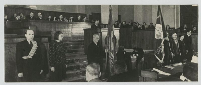 На X съезде профсоюзов, 19 - 27 апреля 1949
