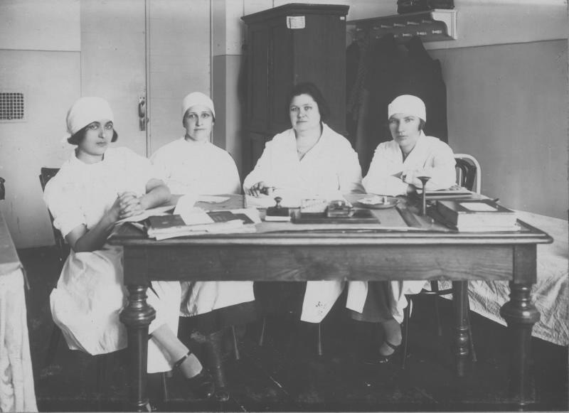 Заседание М. К., 1930-е