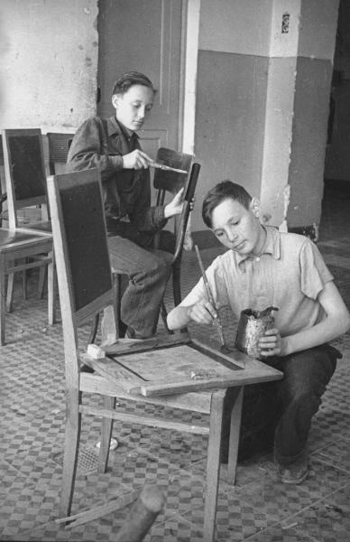 Подготовка школы к новому учебному году, 1942 - 1945