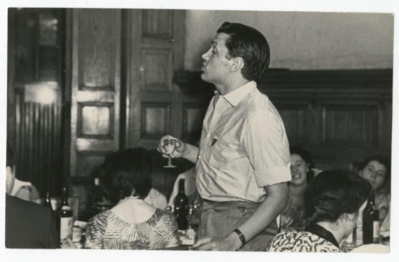 Поэт Роберт Рождественский, 10 июня 1964, г. Москва. Видео «Роберт Рождественский. "Все начинается с любви"» с этой фотографией.&nbsp;