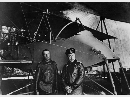 После очередного полета на разведку, 1914 - 1916, г. Москва