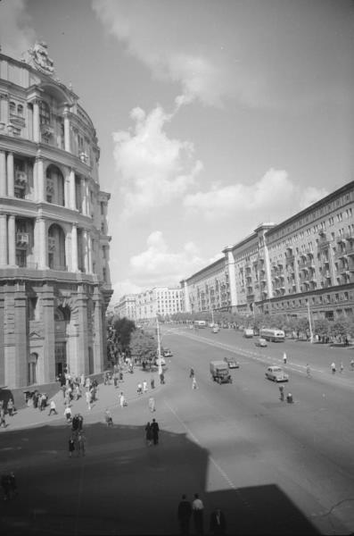 Перспектива правой четной стороны улицы Горького, 1955 год, г. Москва