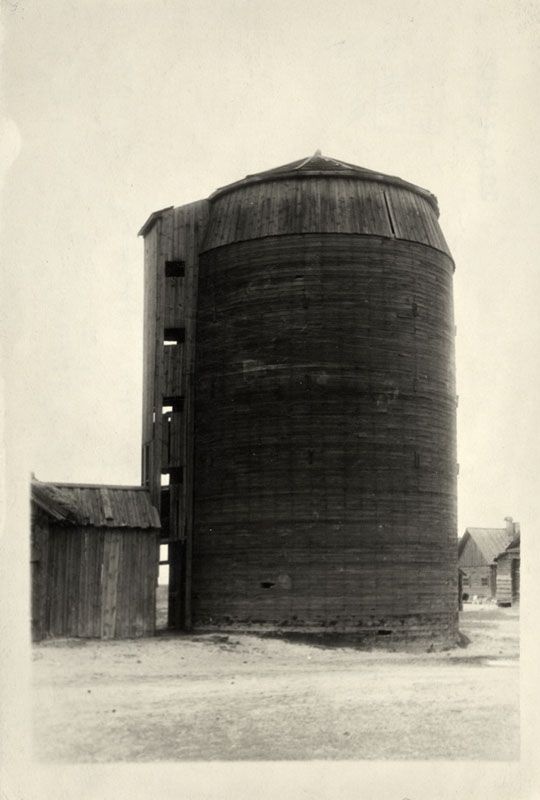 Силосная башня емкостью 300 т. в колхозе имени Дзержинского, 1951 год, Владимирская обл., Муромский р-н, с. Ковардицы