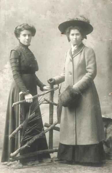 Двойной женский портрет, ноябрь 1909