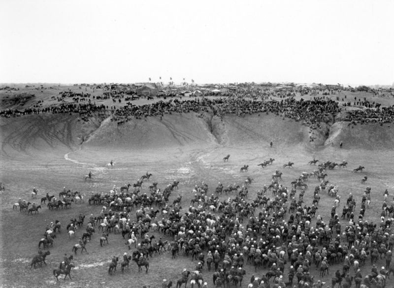Окрестности Самарканда, 1896 год, Ферганская обл., г. Самарканд. Саиль (Новый Год). Кок-Бури (драние козла, народные скачки), в урочище Афрасиаб.