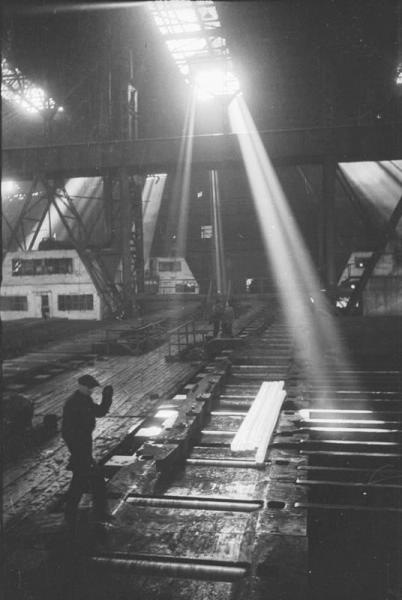 Сталь на конвейере, 1937 год, г. Магнитогорск
