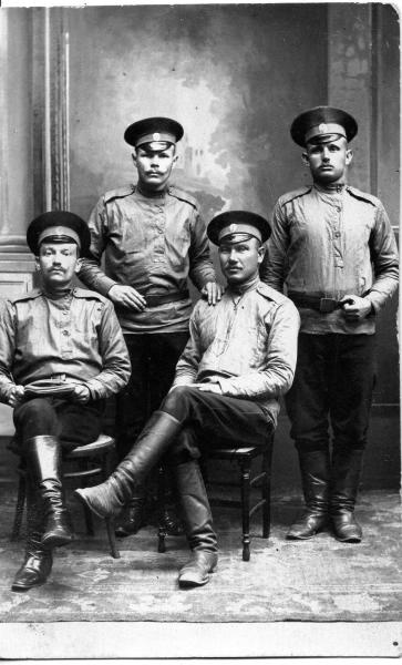 Портрет четырех военных, 1915 год