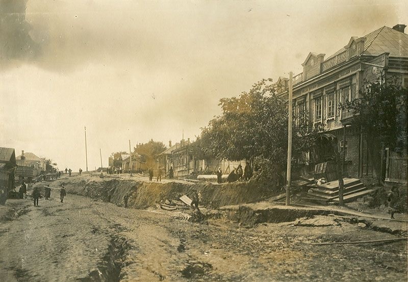 Последствия оползня. Подгорная часть Симбирска, май 1915, г. Симбирск. С 1924 года - Ульяновск.