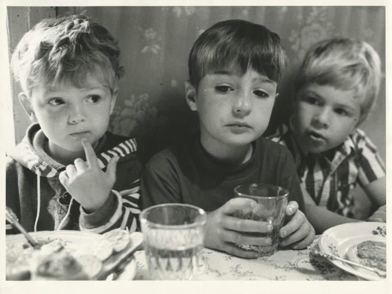 Дети, 1995 год, Калужская обл., дер. Станы. Выставка «Дети» с этой фотографией.&nbsp;