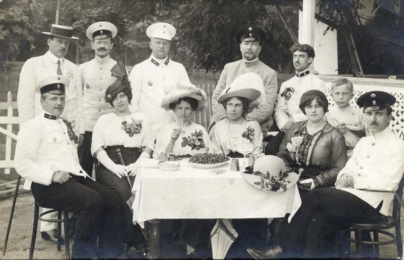 Дачная компания, 1910-е. Выставка «Лица ушедшей эпохи» с этой фотографией.&nbsp;