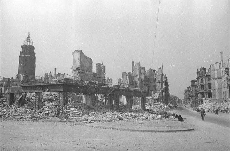 Берлин в первые мирные дни, 1945 год, Германия, г. Берлин
