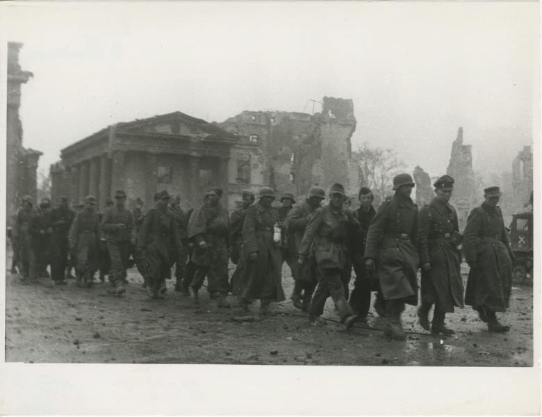 Немецкие военнопленные, 1945 год