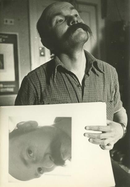 Автопортрет, 1980-е. Выставка «"Снял себя сам". Автопортрет или селфи?» с этой фотографией.