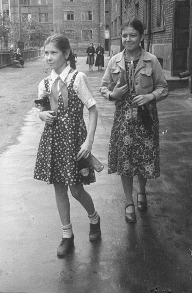 Девочки-пионерки, 1941 год