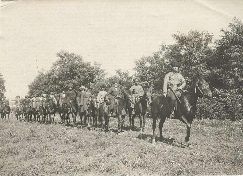 Оруханов с группой бывших партизан, 1921 - 1922