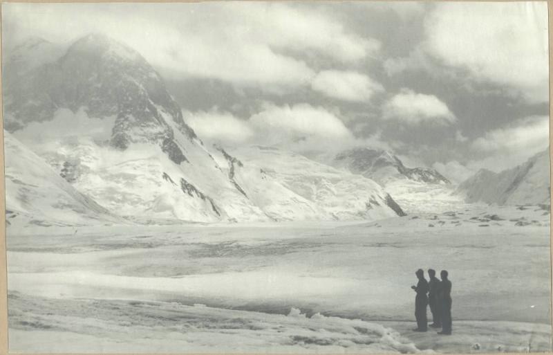 На леднике, 1929 - 1933