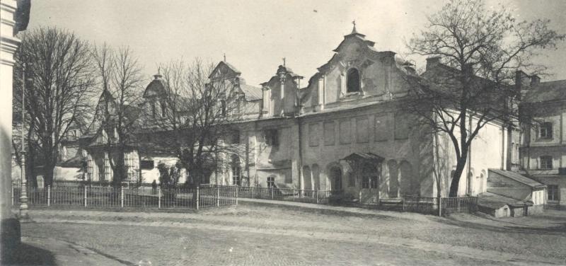 Внутренний двор Киево-Печерской Лавры, 1917 год, Киевская губ., г. Киев