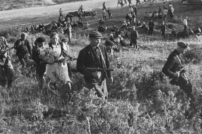 Партизаны идут в разведку, июнь - август 1944. Видео «Иван Шагин» с этой фотографией.&nbsp;