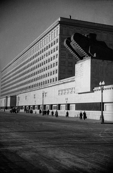 Военная академия имени М. В. Фрунзе, 1937 год, г. Москва. В настоящее время – Общевойсковая академия Вооружённых Сил Российской Федерации.