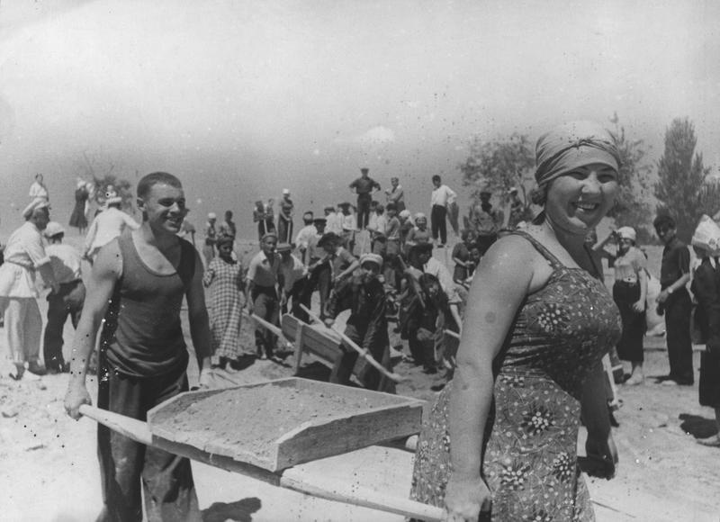 На стройке, 1930-е, Узбекская ССР