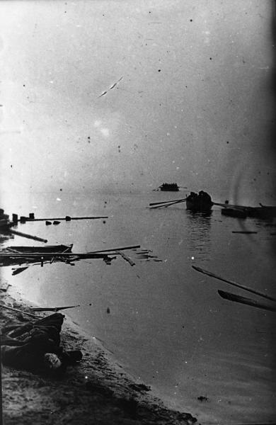 Убитый на берегу, 1941 - 1942, Ленинградская обл.