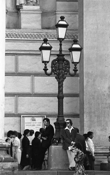 У Большого театра, сентябрь 1977, г. Москва