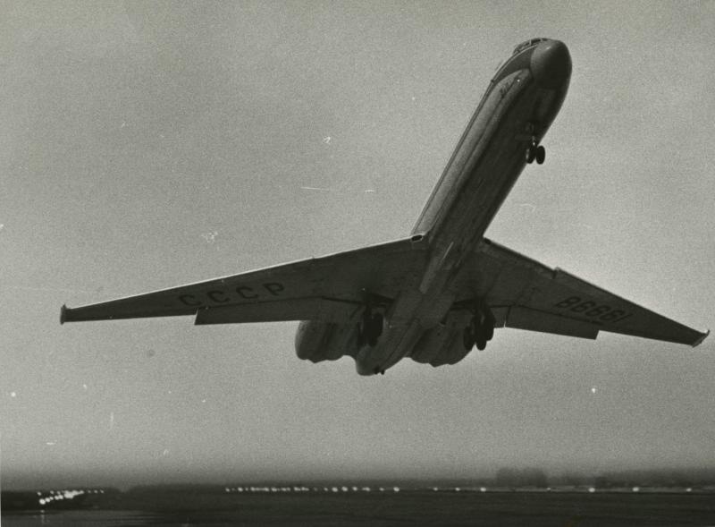 Самолет на взлете, 1970-е