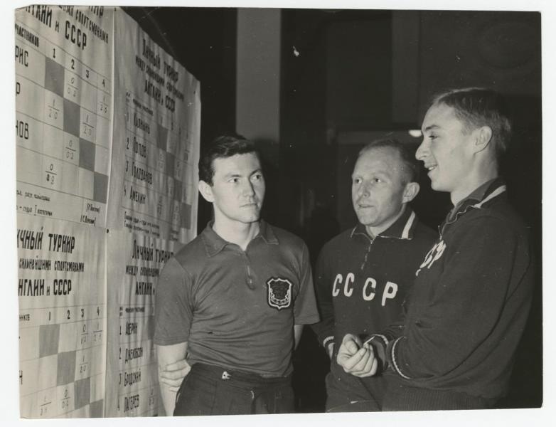 Ян Харрисон, Альгимальтис Саунорис и Геннадий Аверин, октябрь 1961, г. Москва