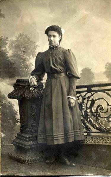 Портрет девушки, 1895 - 1905