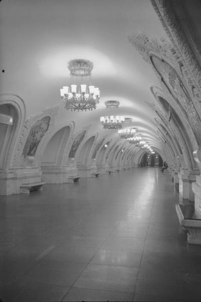 Центральный зал станции «Киевская» Кольцевой линии Московского метрополитена, 1954 - 1959, г. Москва