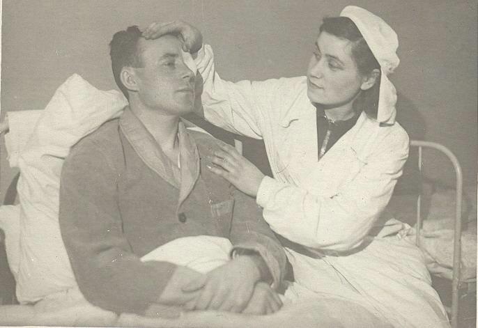 В госпитале, 1942 год