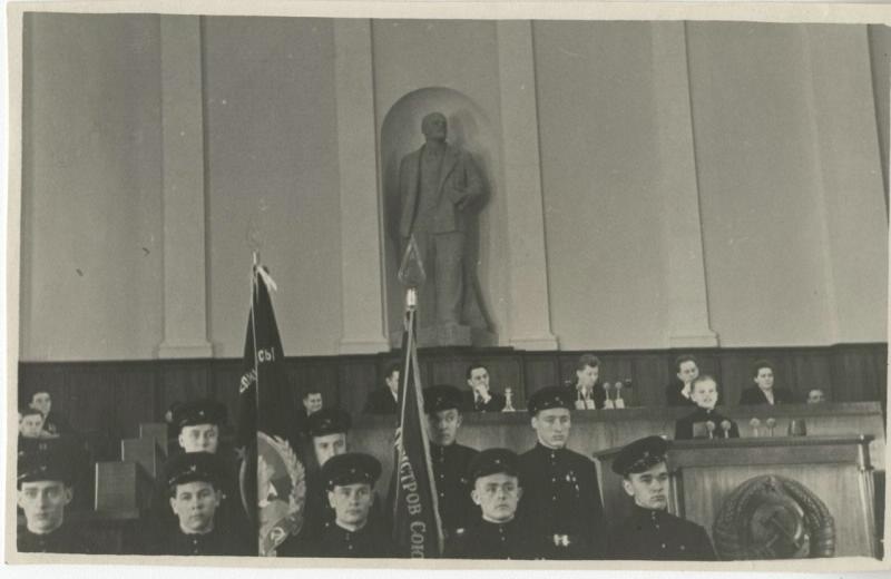 На XI съезде ВЛКСМ, март - апрель 1949
