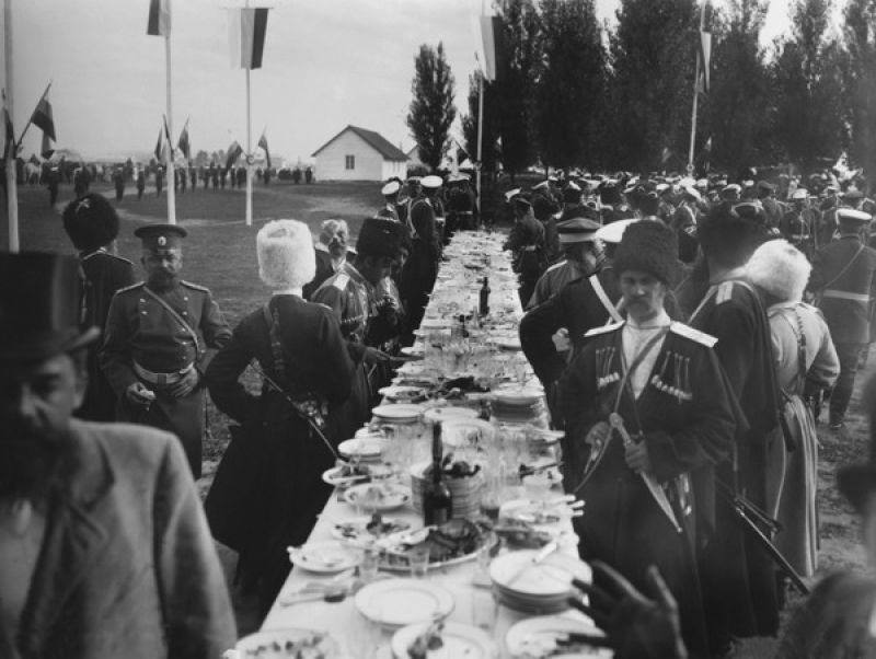 Полевой обед офицерского состава в районе маневров, 1902 год, Курская губ.