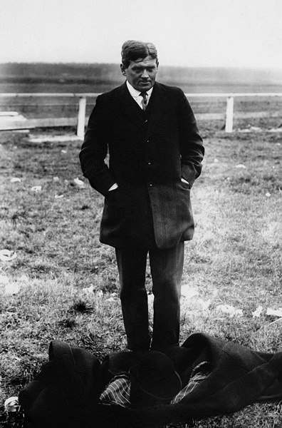 Авиатор Сергей Уточкин, 1910-е. Выставка «Хроника Якова Штейнберга» с этой фотографией.