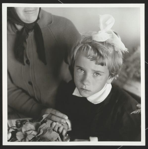 Первое сентября, 1964 год, Литовская ССР, г. Игналина. Выставки&nbsp;«Эти глаза напротив»,&nbsp;«Детские глаза поколений»,&nbsp;«Портреты Антанаса Суткуса» и видео «Снова в школу» с этой фотографией.
