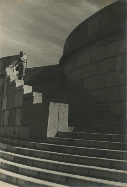 На набережной, 1934 год, г. Москва