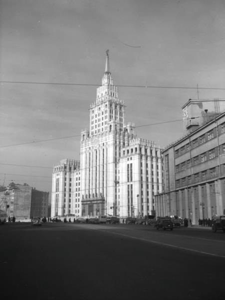 Высотное здание на Лермонтовской площади, 1952 - 1959, г. Москва. Выставка&nbsp;«Путеводитель по Лермонтовским местам» с этой фотографией.&nbsp;