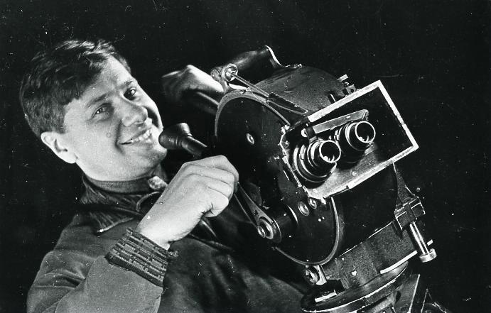 Автопортрет, 1930-е. Выставки «За кадром», «Не забывайте радовать людей улыбкой», видео «Борис Игнатович» с этим снимком.&nbsp;