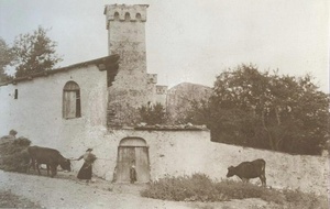 Усадьба, 1928 год, Грузинская ССР, с. Местиа. Выставка «საქართველო ლამაზო» с этой фотографией.&nbsp;Из серии «Типы Сванетии, жилище, быт, культ».