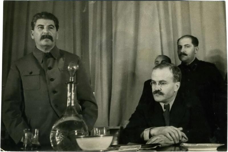 Выступление Иосифа Сталина на совещании передовых комбайнеров с членами ЦК, 1 декабря 1935, г. Москва. Видеовыставка «Москва – Спасск-Дальний» с этой фотографией.&nbsp;